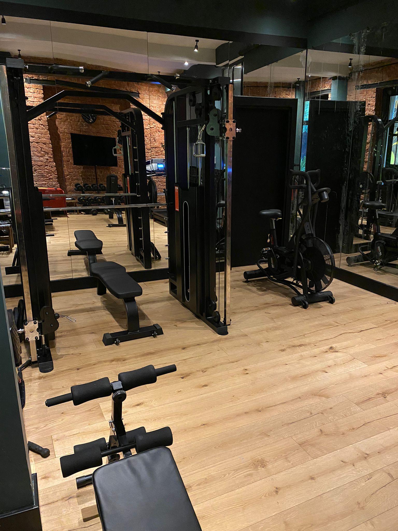 Ruz Hotels Isztambul Kültér fotó The gym at the hotel